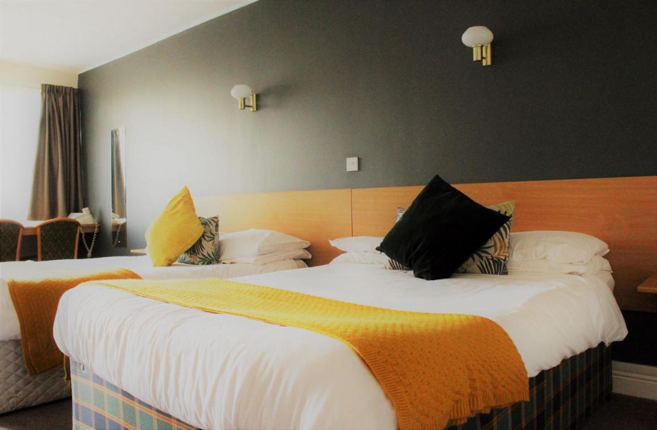 The Town & Country Lodge Dundry エクステリア 写真