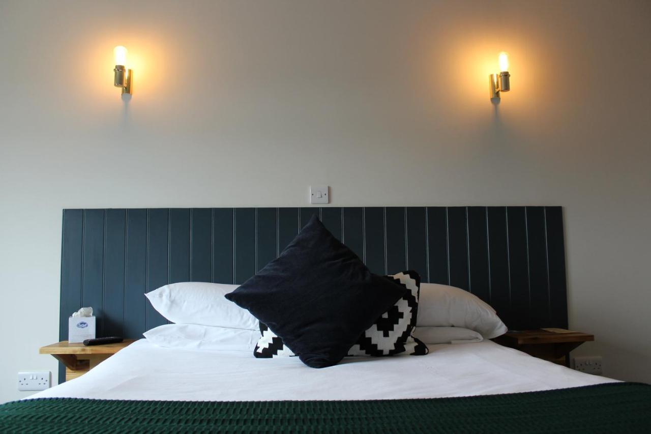 The Town & Country Lodge Dundry エクステリア 写真
