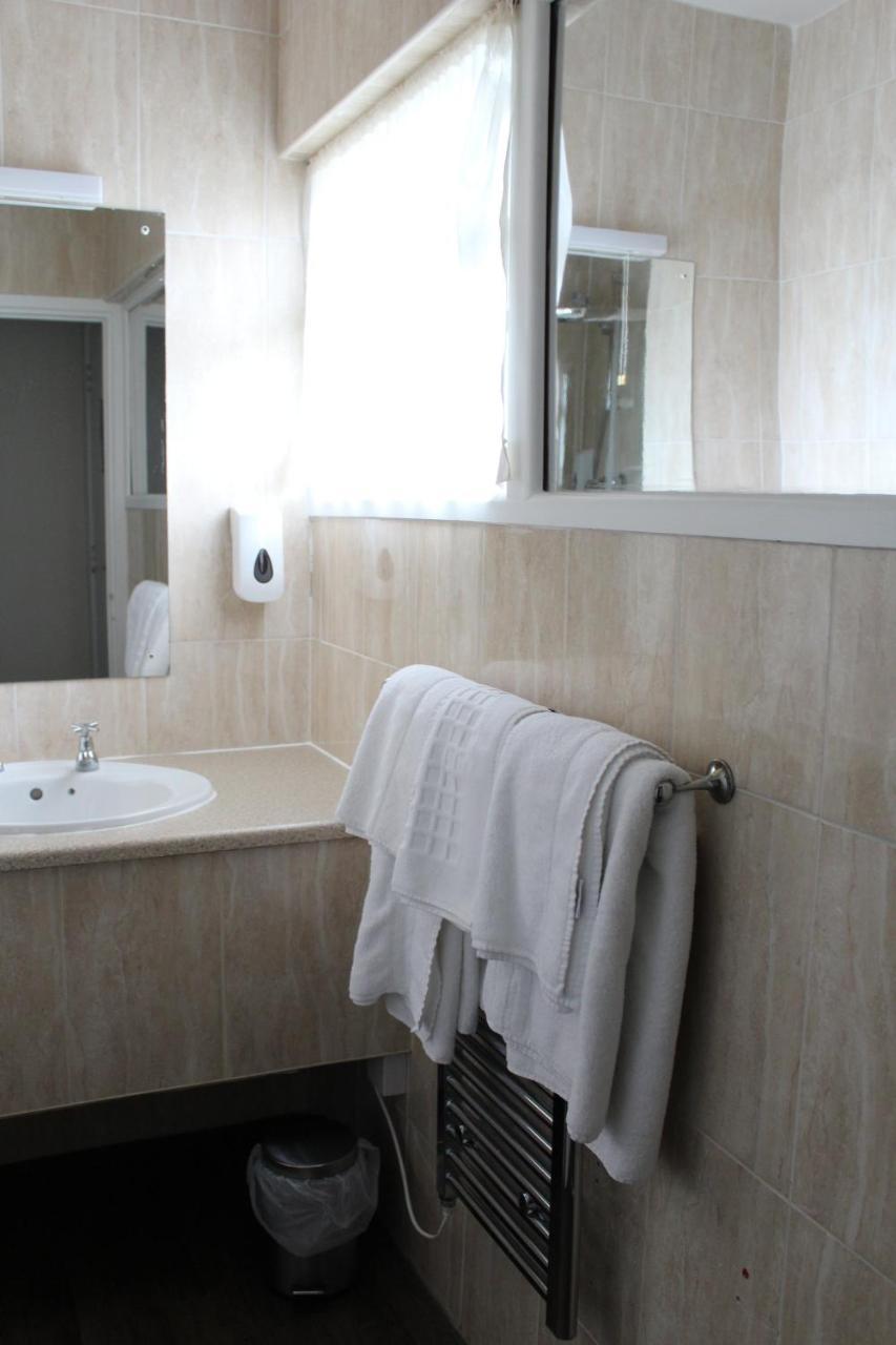 The Town & Country Lodge Dundry エクステリア 写真