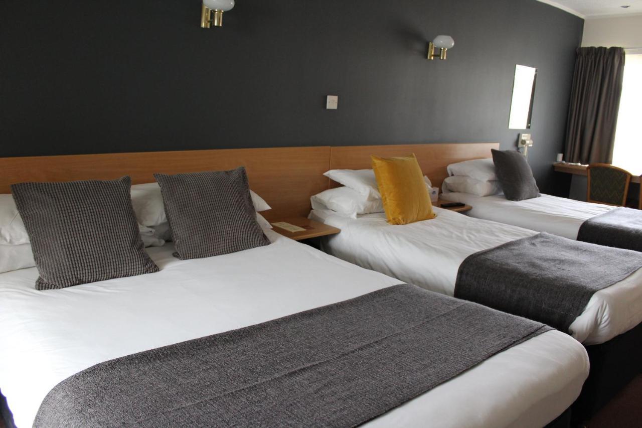 The Town & Country Lodge Dundry エクステリア 写真