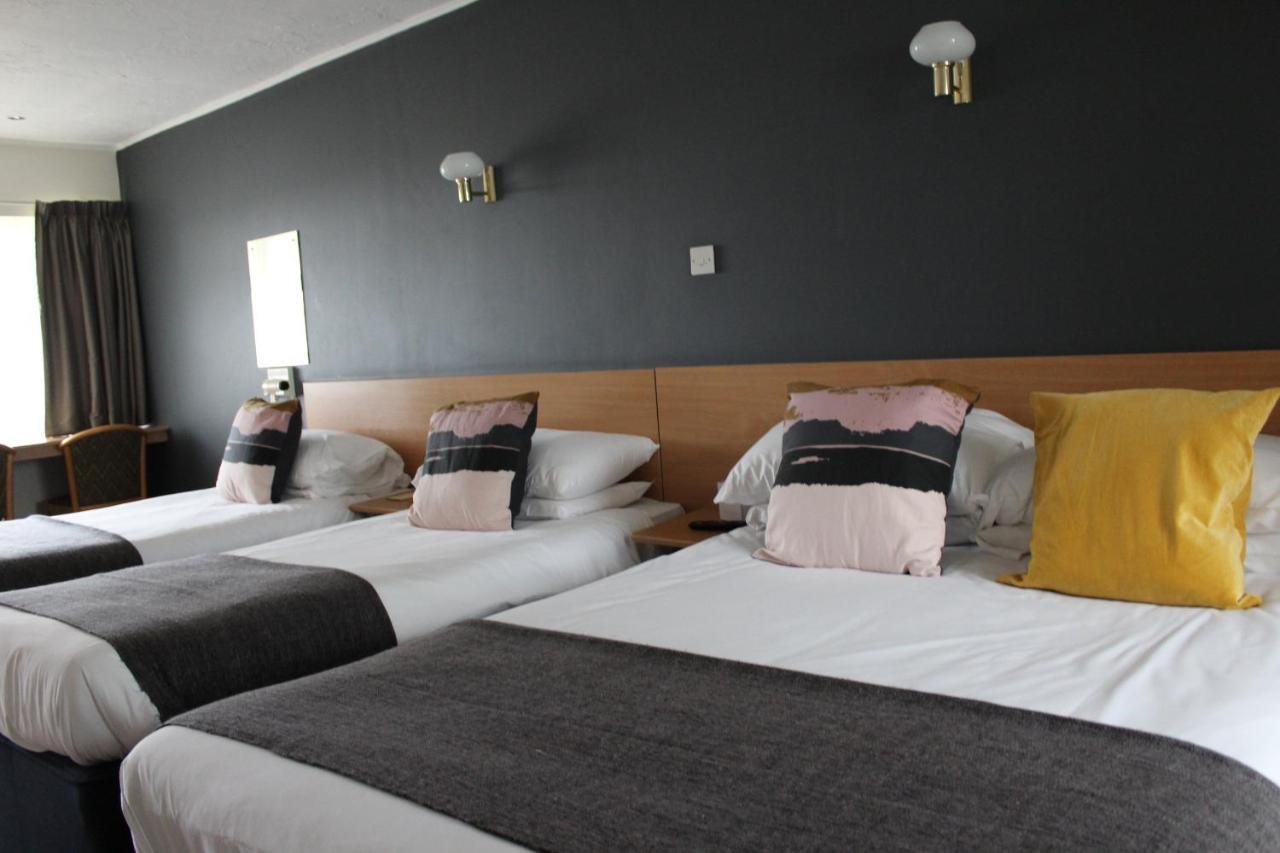 The Town & Country Lodge Dundry エクステリア 写真