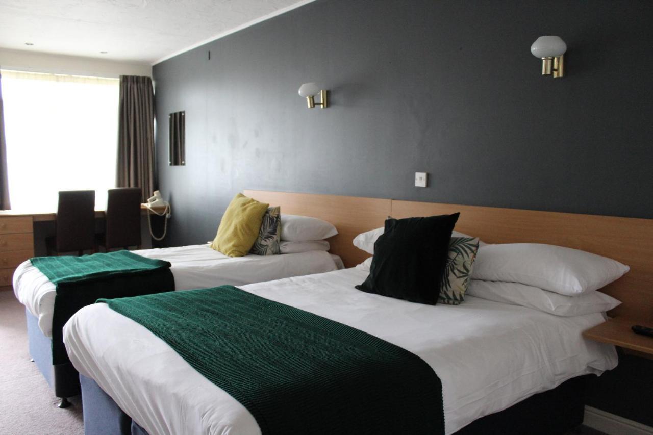 The Town & Country Lodge Dundry エクステリア 写真