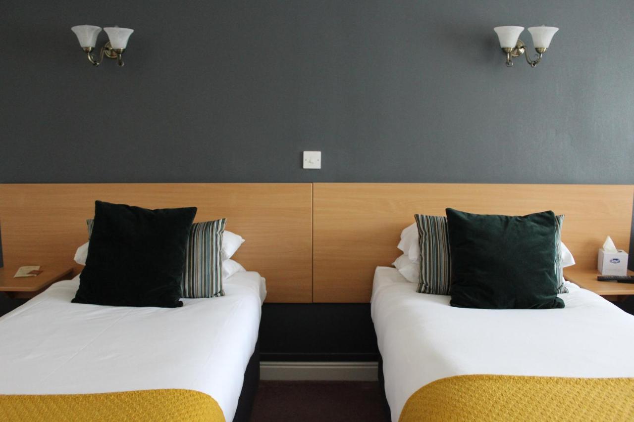 The Town & Country Lodge Dundry エクステリア 写真