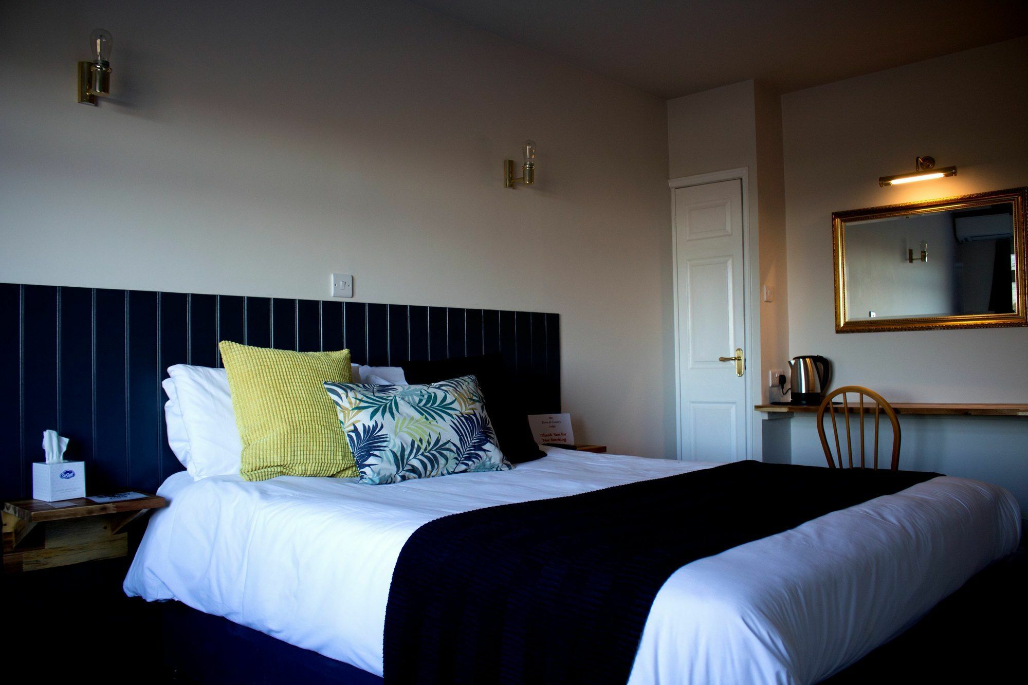 The Town & Country Lodge Dundry エクステリア 写真
